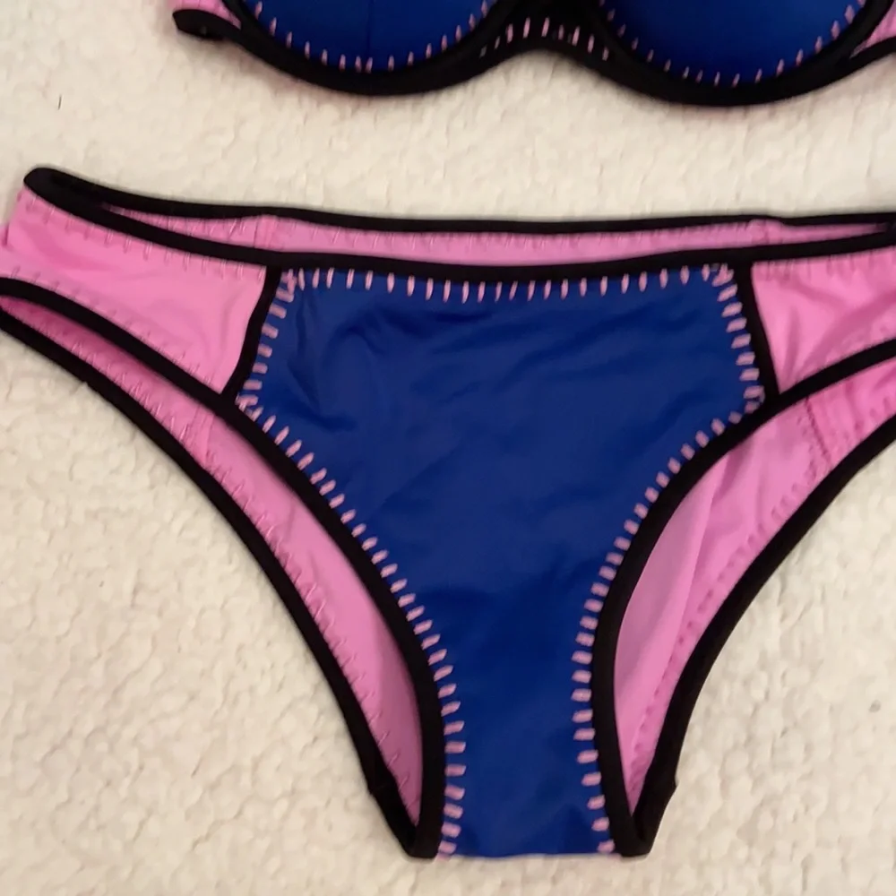 Victoria’s Secret Swimsuit Bikini Size 32C Small - Picture 4 of 11